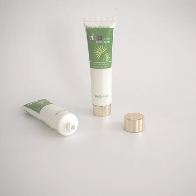 plastic cosmetic tubes (2)
